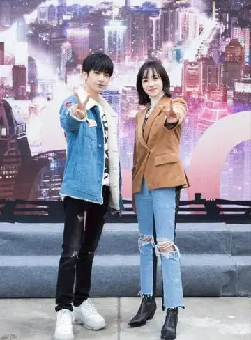 娱乐圈长得很像的明星_身材好的女明星_长得丑身材好明星