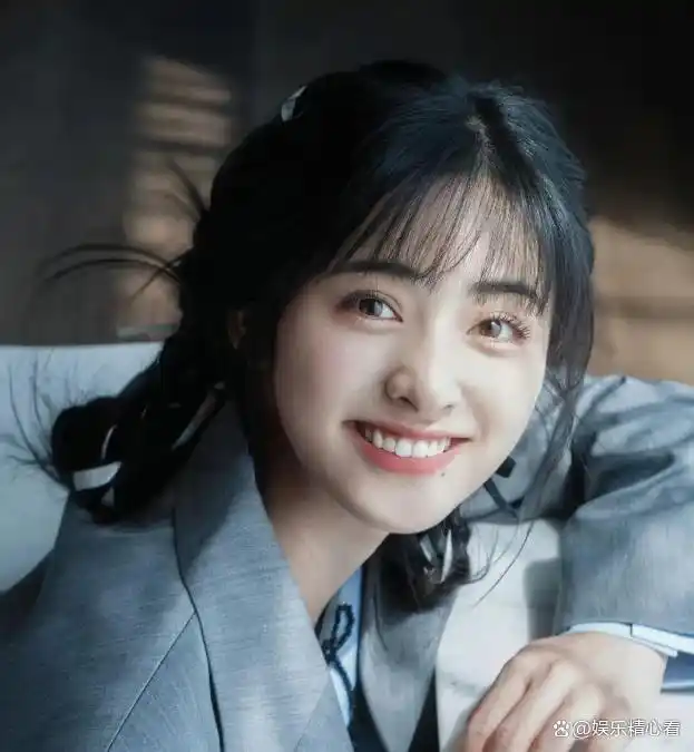 娱乐圈哪些女名星很矮_矮个子女星身高揭秘_脸高身矮女明星