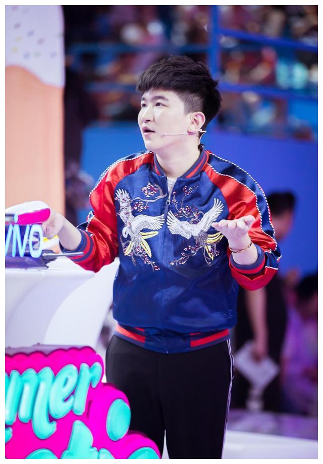 四位备受争议的主持人，第一位娘气十足，她年轻靓丽却黑料不断！